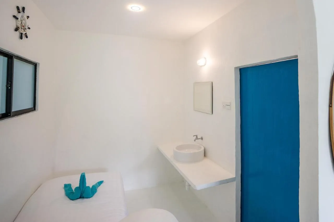 Santorini Cave House Inspired, Cliffside Paradise Hotel Johor Bahru 0*,  Malezja